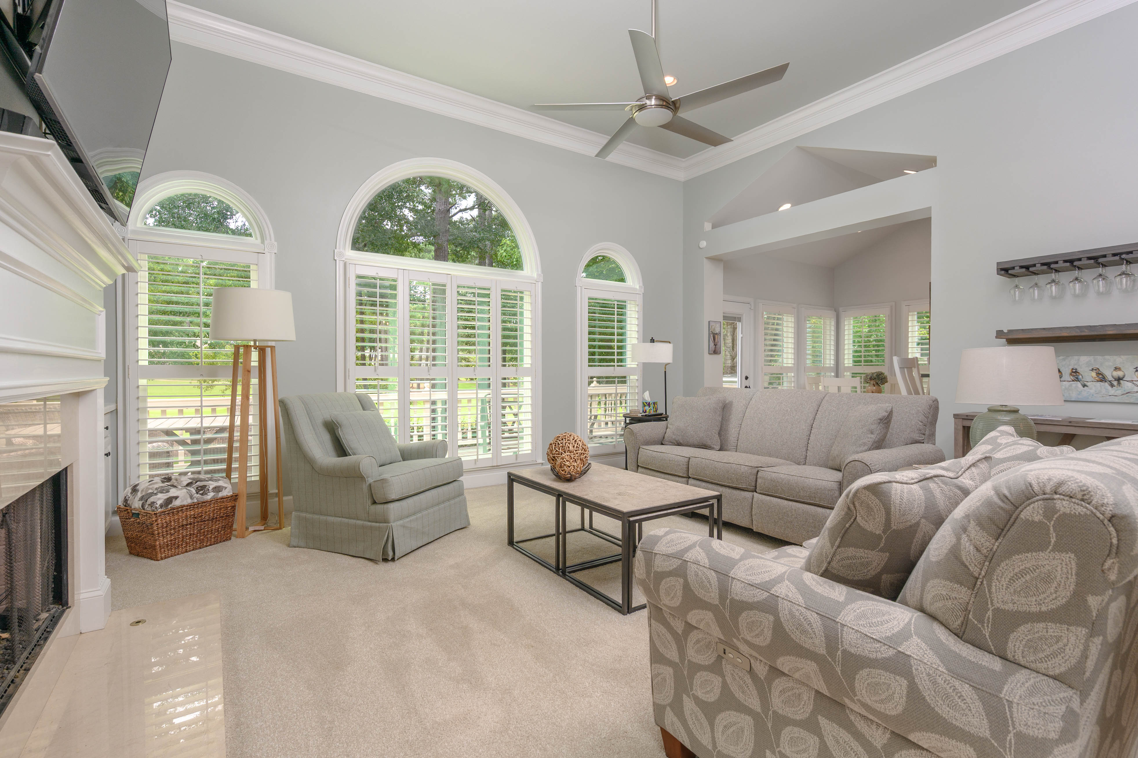 124 Oakton North image 5